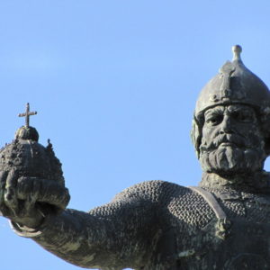 Памятник завоевателю Сибири - Ермаку