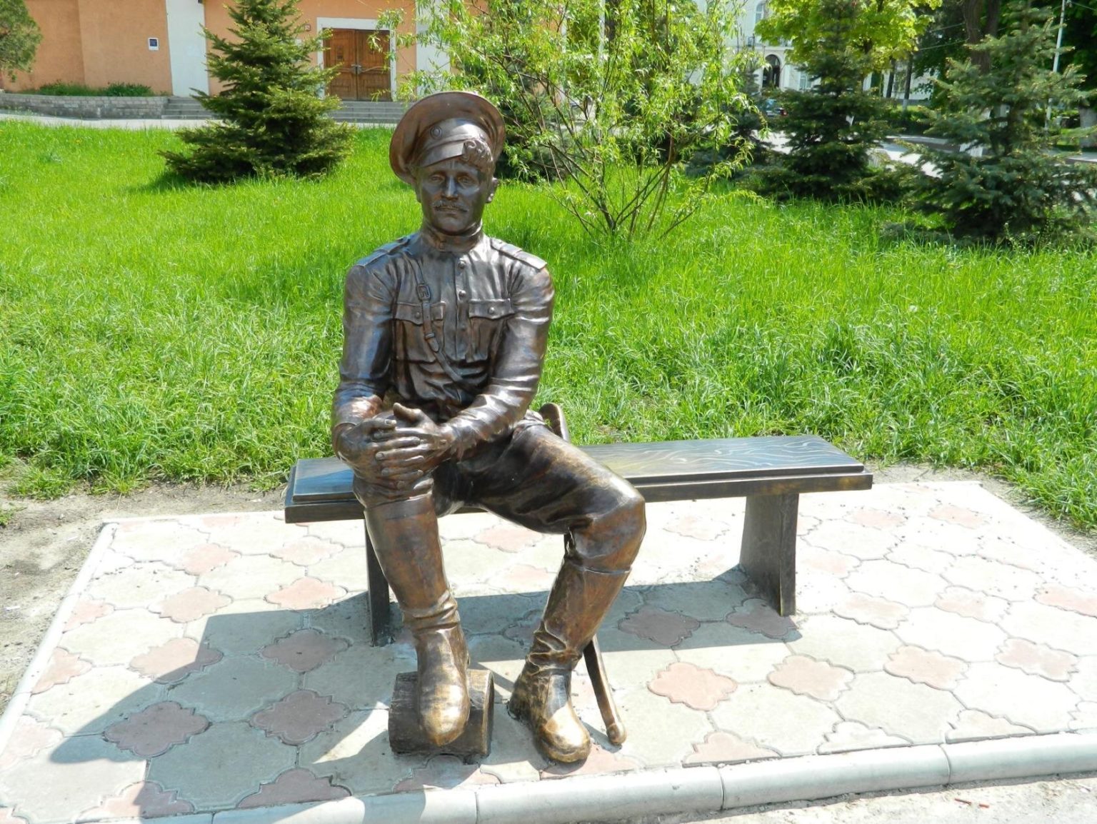 ПАМЯТНИК КАЗАКУ НА ОТДЫХЕ (1)